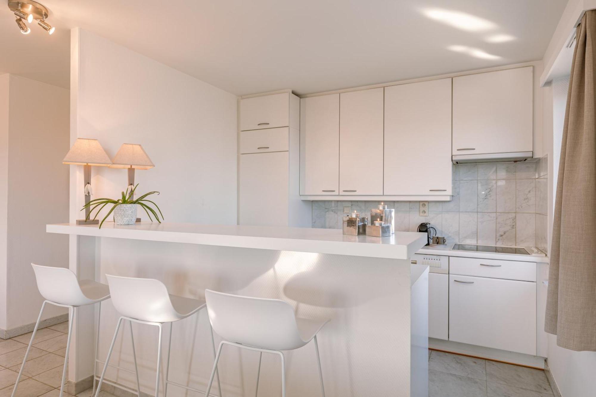 Huswell - Spacious & Modern Sea View With Garage Appartement Oostende